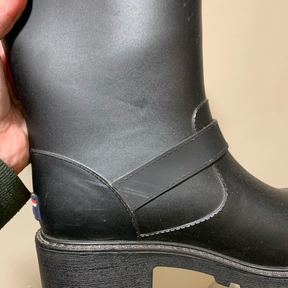 Tommy Hilfigre Rain Boots - Size 9 - Picture 6 of 7